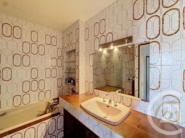 Appartement F4 à vendre  4 pièces - 84,08 m 2   CHOISY LE ROI  - 94
