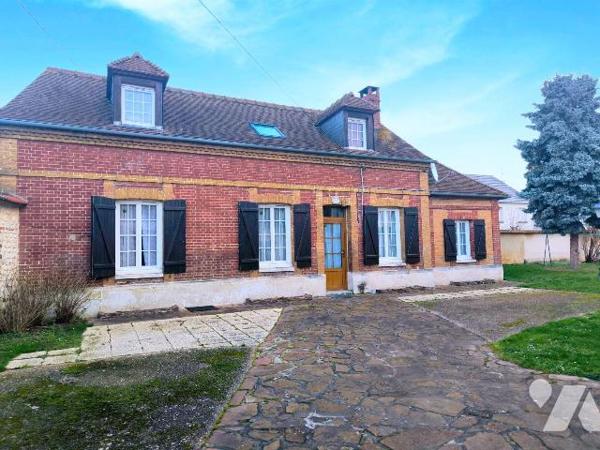 Cette maison se situe sur la commune de Louviers, proche de toutes les commodités. Elle se comp...