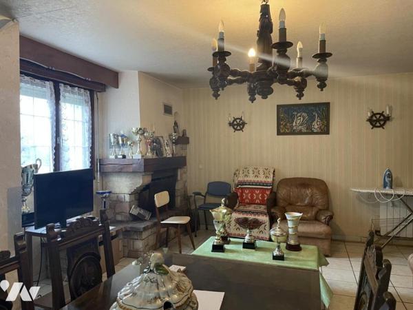 Maison dans le bourg  de BERNE