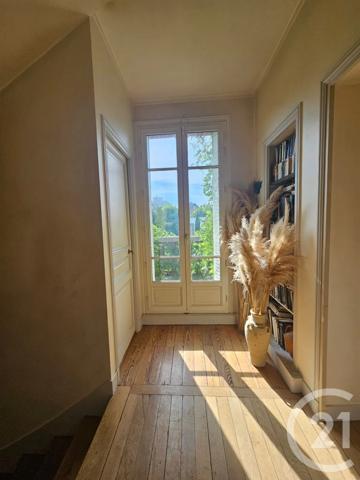 Maison à vendre  8 pièces - 172,89 m 2   LA VARENNE ST HILAIRE  - 94