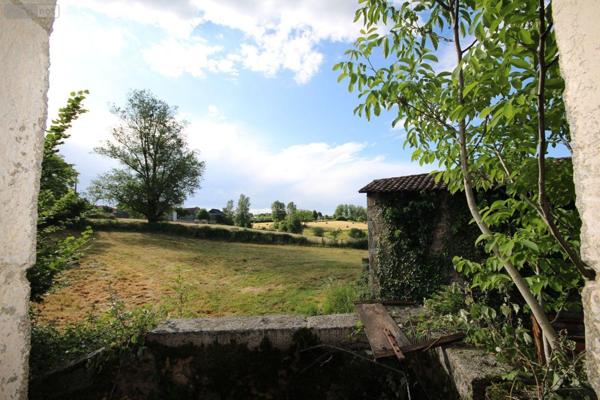 Corps de ferme à vendre à Villefranche-de-Rouergue dans l'Aveyron (12200), ref : 3129
