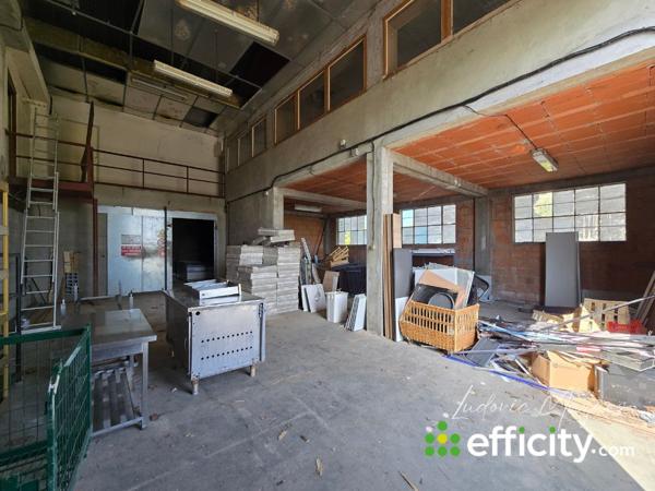 Local Commercial 6 pièces - 520 m²