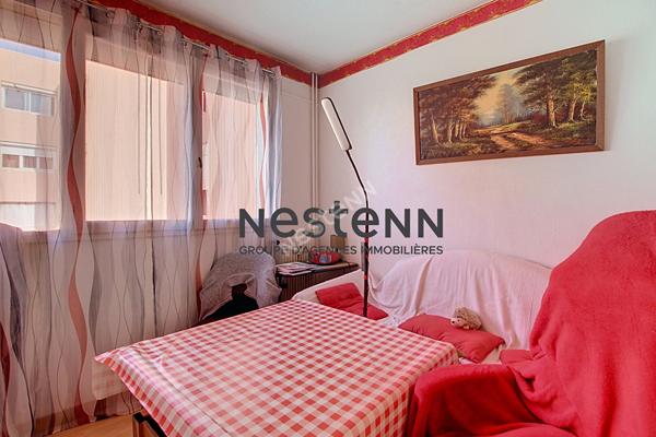 VIAGER OCCUPE AVEC RENTE : T3 77 m² avec loggia de 7m² + cave privative