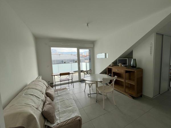 Appartement à louer    1 pièce • 32,35 m2 Chambéry
