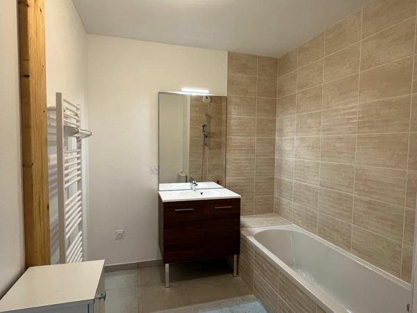 Appartement à louer    1 pièce • 32,35 m2 Chambéry