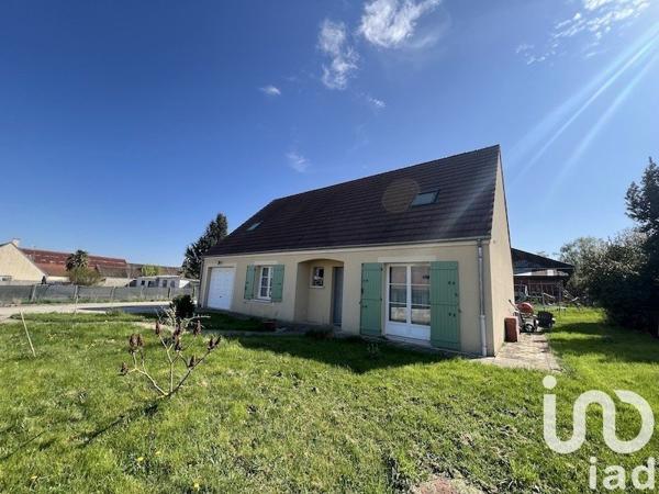 Maison traditionnelle 6 pièces de 145 m² à Villeneuve-la-Guyard (89340)