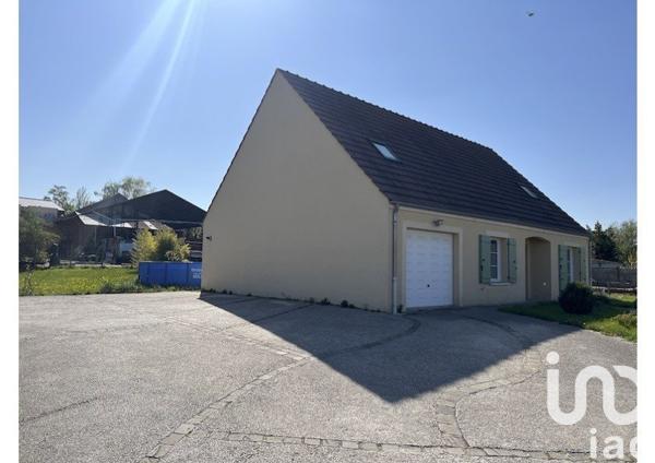 Maison traditionnelle 6 pièces de 145 m² à Villeneuve-la-Guyard (89340)