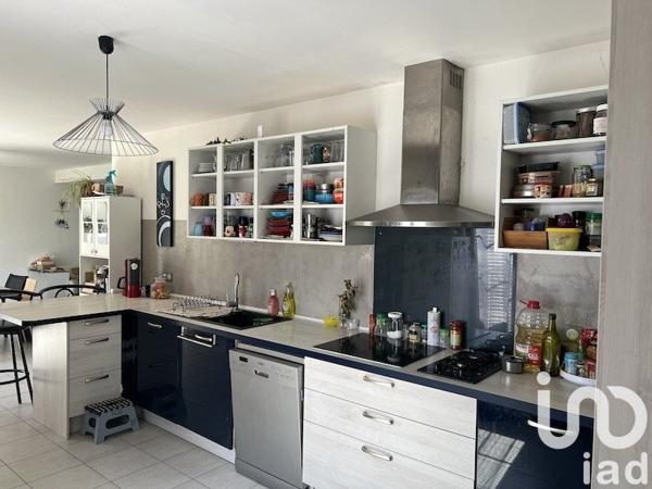 Maison traditionnelle 6 pièces de 145 m² à Villeneuve-la-Guyard (89340)