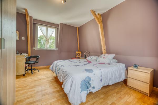 Maison
         6 pièces
        - 130 m² 670 000 € *
