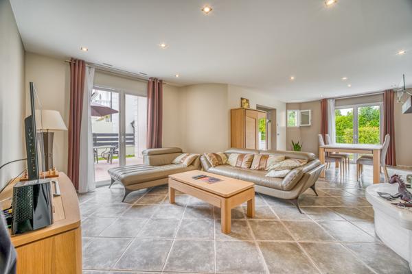 Maison
         6 pièces
        - 130 m² 670 000 € *