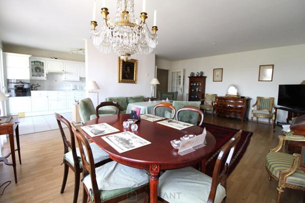 DIVONNE-LES-BAINS- Bel appartement T4 de 117 m² -  730.000 