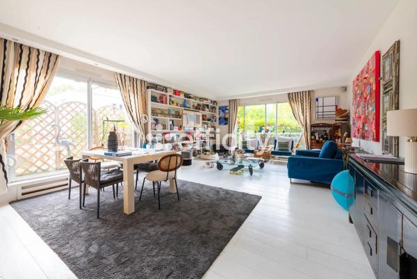 Appartement
         6 pièces
        - 155 m² Bien prestige 1 650 000 € *