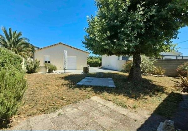 Maison de plain-pied récente 2020 avec jardin sans vis-à-vis, dépendance, carport et possibilité d'extension
