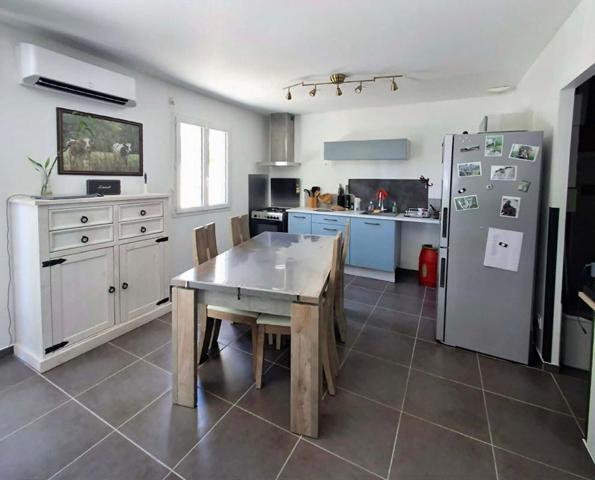 Maison de plain-pied récente 2020 avec jardin sans vis-à-vis, dépendance, carport et possibilité d'extension