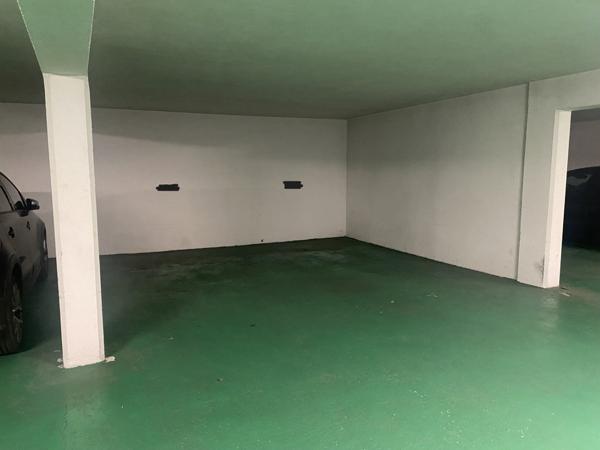 Louer Garage - 12 m²