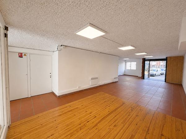 TOULOUSE - SAINT-GEORGES MURS COMMERCIAUX DE 165.72 m2 , Toulouse