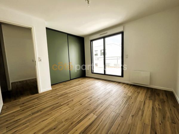 Vente
                Maison105 m² - 4 Pièces -
                    LES MATHES (17570)