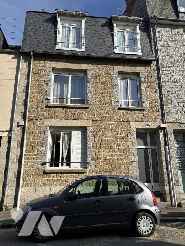 FOUGERES Exclusivement à l'Etude, Rue Chanzy, Proche écoles, collège et commerces, Un apparteme...