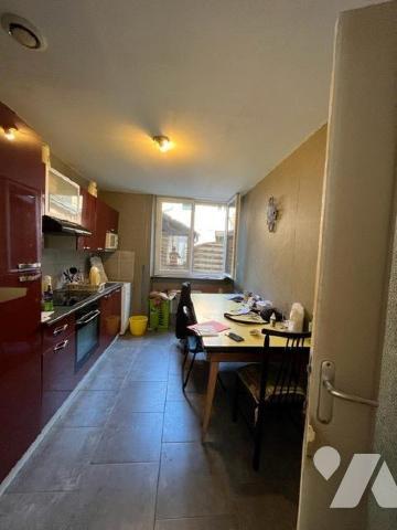 FOUGERES Exclusivement à l'Etude, Rue Chanzy, Proche écoles, collège et commerces, Un apparteme...