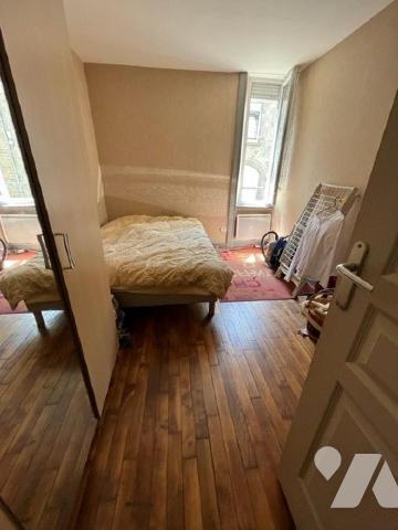 FOUGERES Exclusivement à l'Etude, Rue Chanzy, Proche écoles, collège et commerces, Un apparteme...