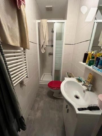 FOUGERES Exclusivement à l'Etude, Rue Chanzy, Proche écoles, collège et commerces, Un apparteme...