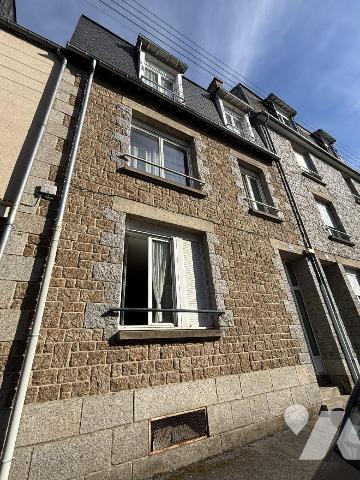 FOUGERES Exclusivement à l'Etude, Rue Chanzy, Proche écoles, collège et commerces, Un apparteme...