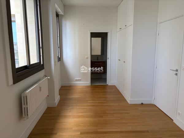 Location Appartement 2 pièces 55.21 m² - Saint-cloud 92210