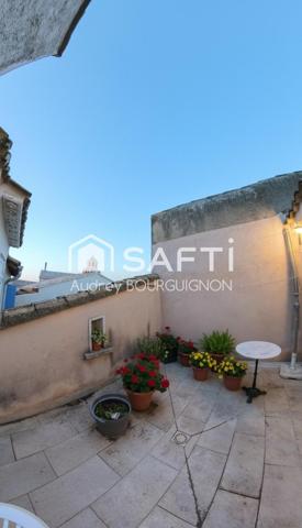 Maison de village avec garage et toit-terrasse