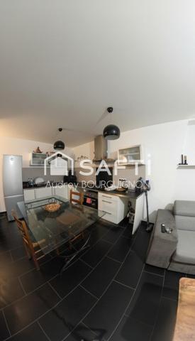 Maison de village avec garage et toit-terrasse