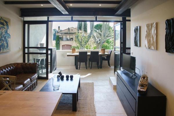 Cucuron, magnifique duplex T3 rénové avec terrasse