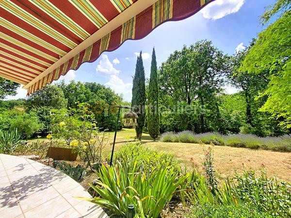 Vente
                Maison226 m² - 7 Pièces -
                    POITIERS (86000)