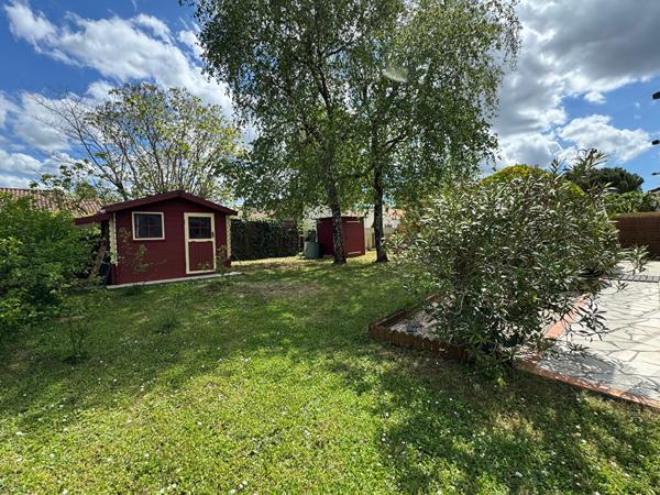Vente
                Maison112,72 m² - 4 Pièces -
                    SAUJON (17600)