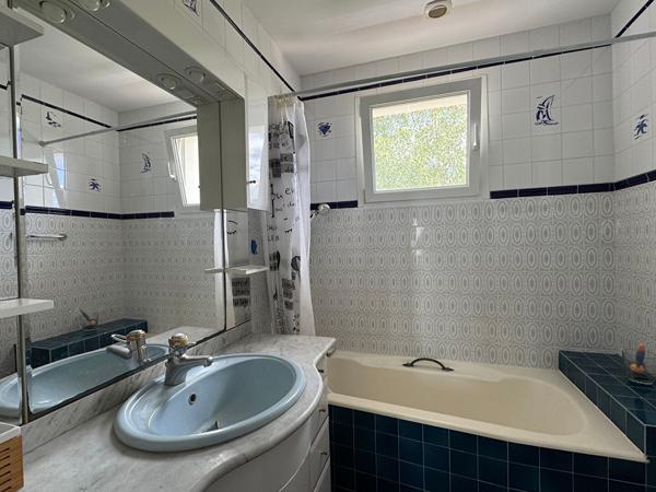 Vente
                Maison112,72 m² - 4 Pièces -
                    SAUJON (17600)