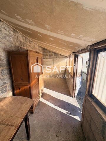 Maison de bourg 69 m² - 2 chambres - terrain de 225m² avec dépendances