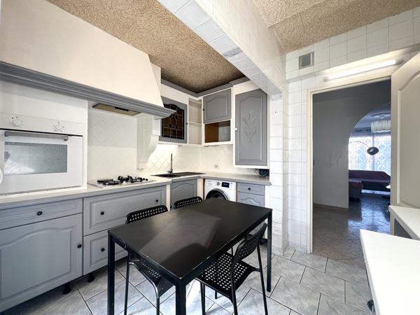 13013 MARSEILLE - Les Olives. Rés "Le Grand Verger" - Appartement 5/6 pièces 105m2, balcon, cave et garage.