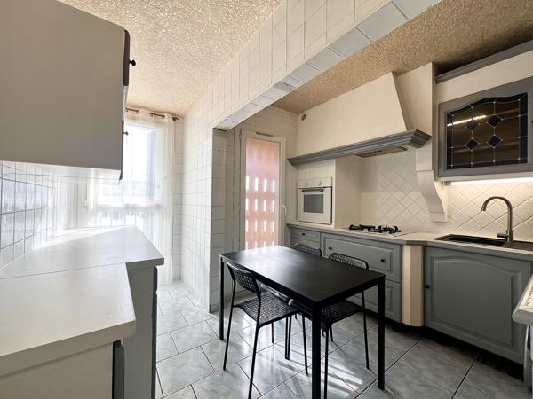 13013 MARSEILLE - Les Olives. Rés "Le Grand Verger" - Appartement 5/6 pièces 105m2, balcon, cave et garage.