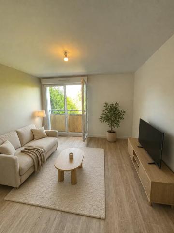Vente                                                      Appartement
                        
                     2 pièces                      40 m2                     à Lieusaint