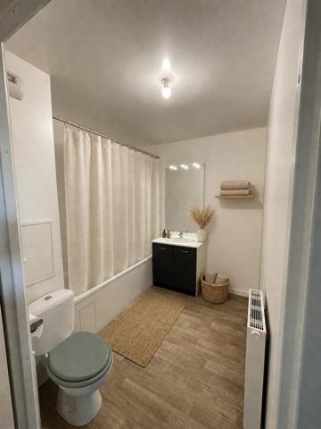 Vente                                                      Appartement
                        
                     2 pièces                      40 m2                     à Lieusaint