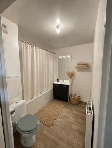 Vente                                                      Appartement
                        
                     2 pièces                      40 m2                     à Lieusaint
