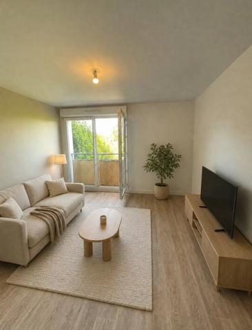 Vente                                                      Appartement
                        
                     2 pièces                      40 m2                     à Lieusaint