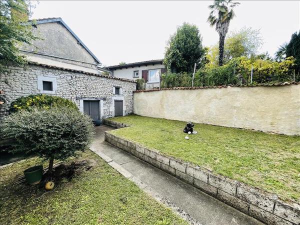 Immeuble à vendre 114 030 € Barbezieux-Saint-Hilaire 121 m² DPE D