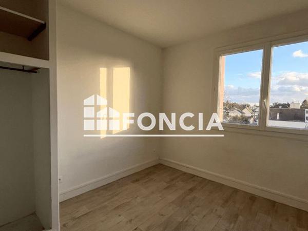 Location Appartement 4 pièces 62.3 m² - 46 ALLEE DU PLATEAU Le Raincy 93340