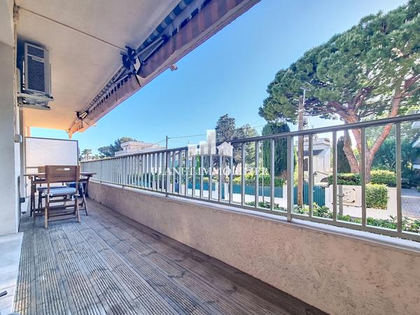 JUAN LES PINS - ROSTAGNE - SUPERBE 3 PIECES - TERRASSE - GARAGE - CAVE