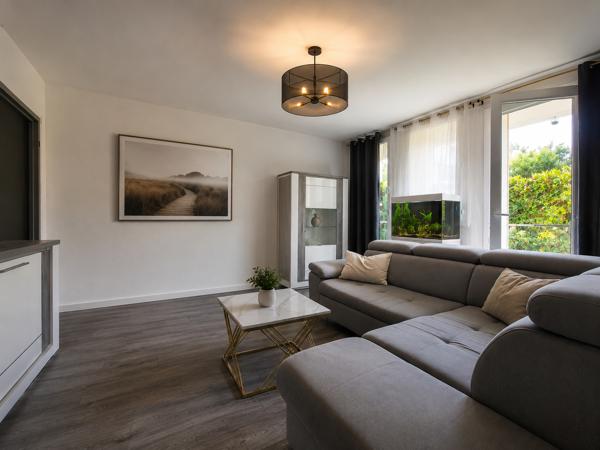 APPARTEMENT 4 PIECES AVEC BALCON VUE SUR JARDIN