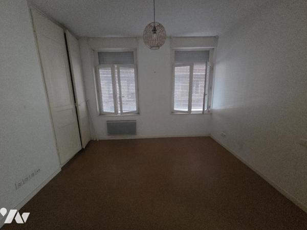 QUARTIER VAUBAN/ GAMBETTA - MAISON 1930 A RAFFRAICHIR - 68 M2 HAB - COUR - UN PARKING -