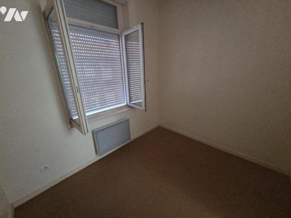 QUARTIER VAUBAN/ GAMBETTA - MAISON 1930 A RAFFRAICHIR - 68 M2 HAB - COUR - UN PARKING -