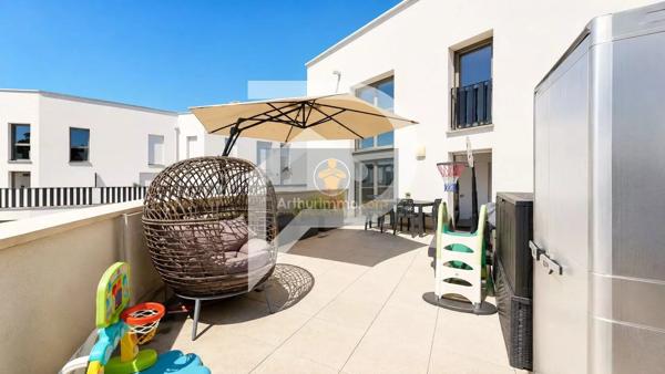 Vente                                                      Appartement
                        
                     3 pièces                      71 m2                     à Poissy