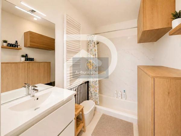 Vente                                                      Appartement
                        
                     3 pièces                      71 m2                     à Poissy