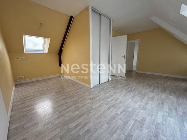 Immeuble a vendre a Plumeliau - 1 local commercial et 1 appartement de 3 chambres.