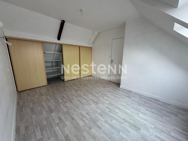 Immeuble a vendre a Plumeliau - 1 local commercial et 1 appartement de 3 chambres.